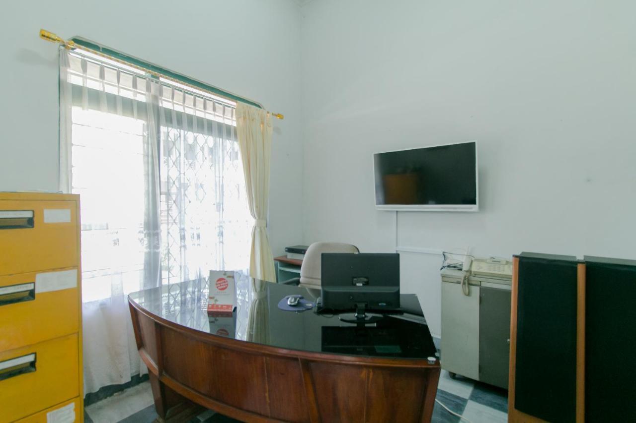 Oyo 2858 Vafa Guesthouse Cianjur Bagian luar foto