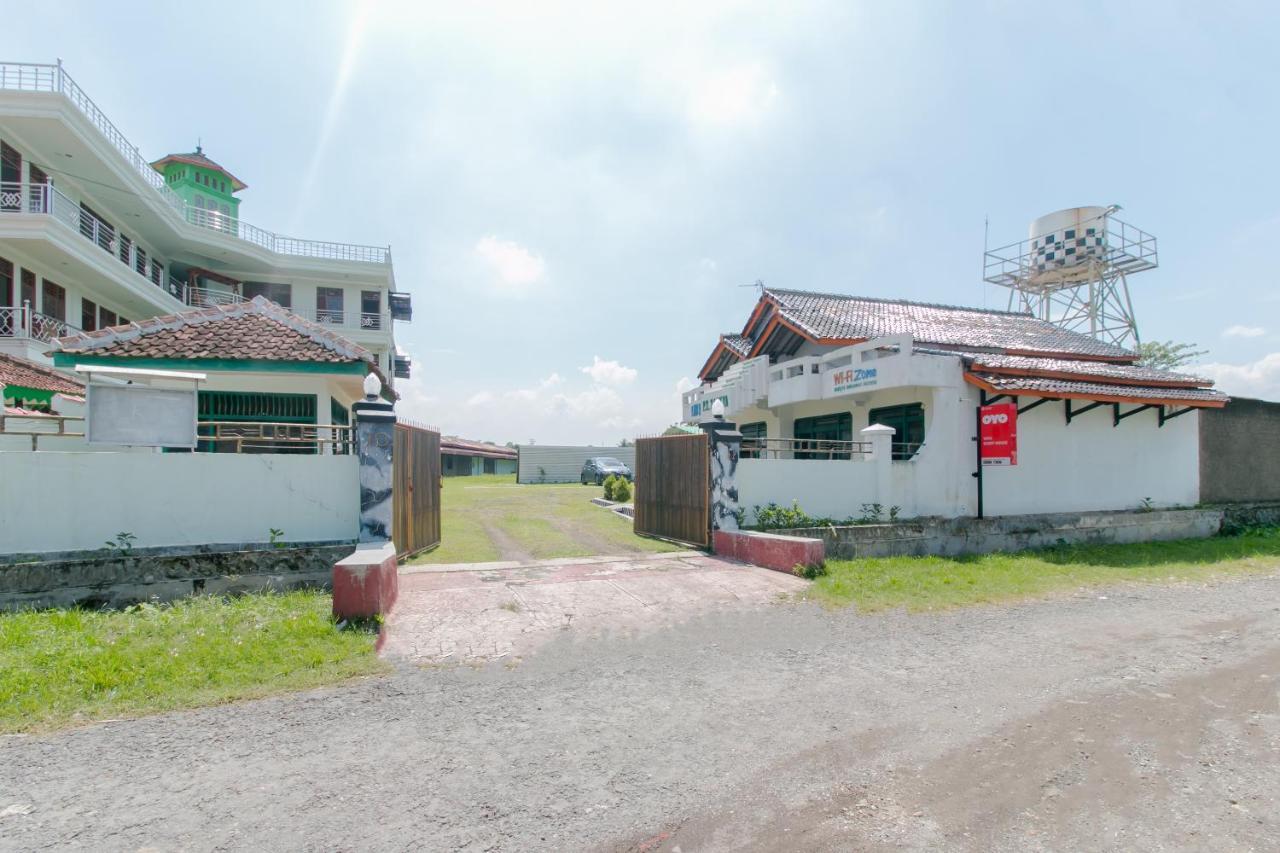 Oyo 2858 Vafa Guesthouse Cianjur Bagian luar foto