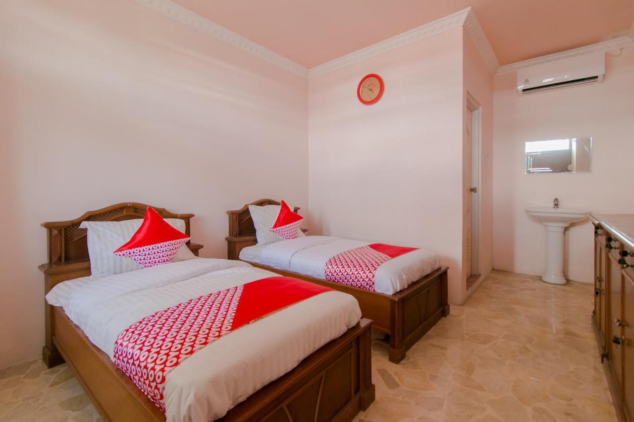 Oyo 2858 Vafa Guesthouse Cianjur Bagian luar foto