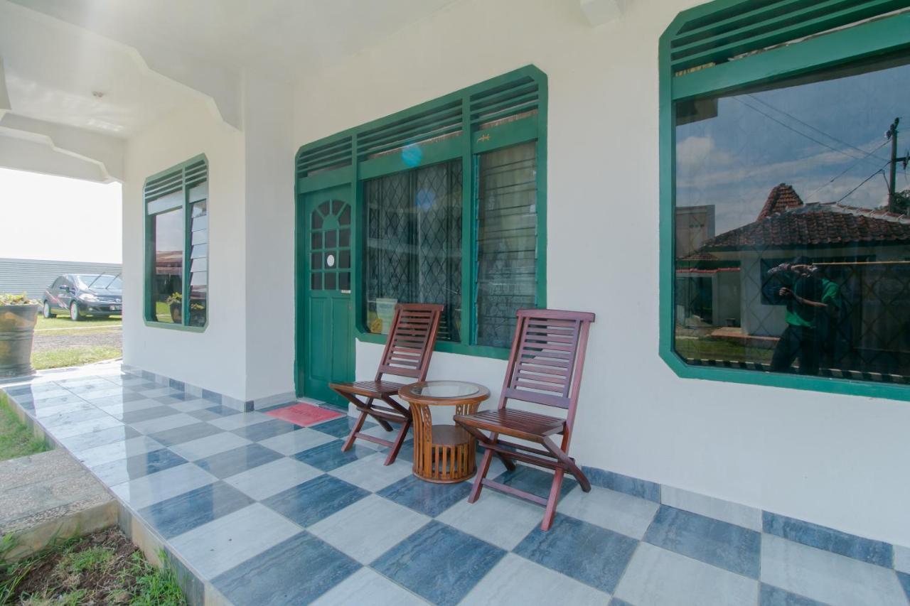 Oyo 2858 Vafa Guesthouse Cianjur Bagian luar foto
